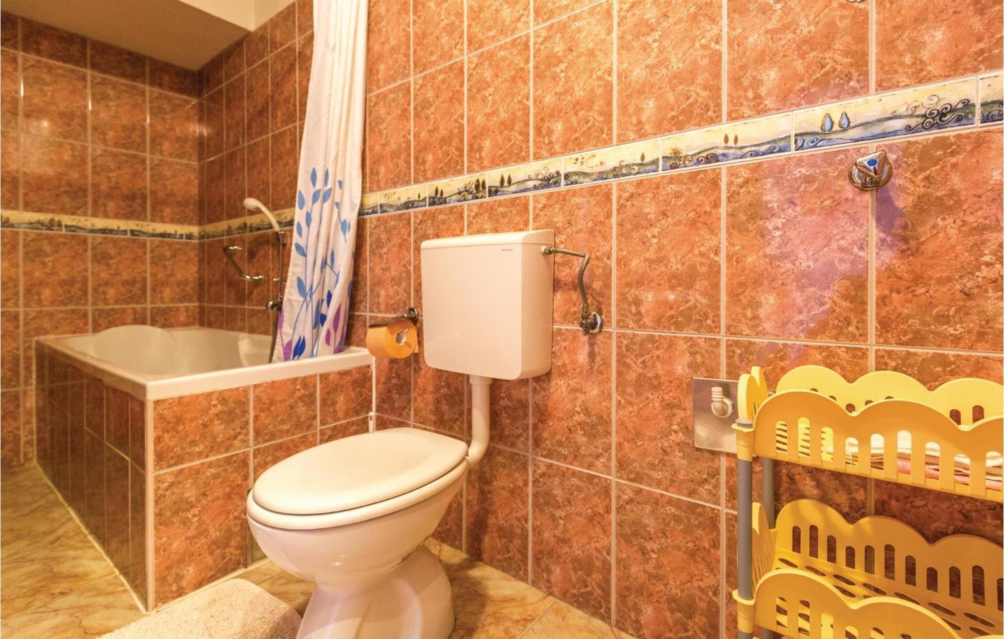 Nice Apartment In Makarska With House Sea View Ngoại thất bức ảnh