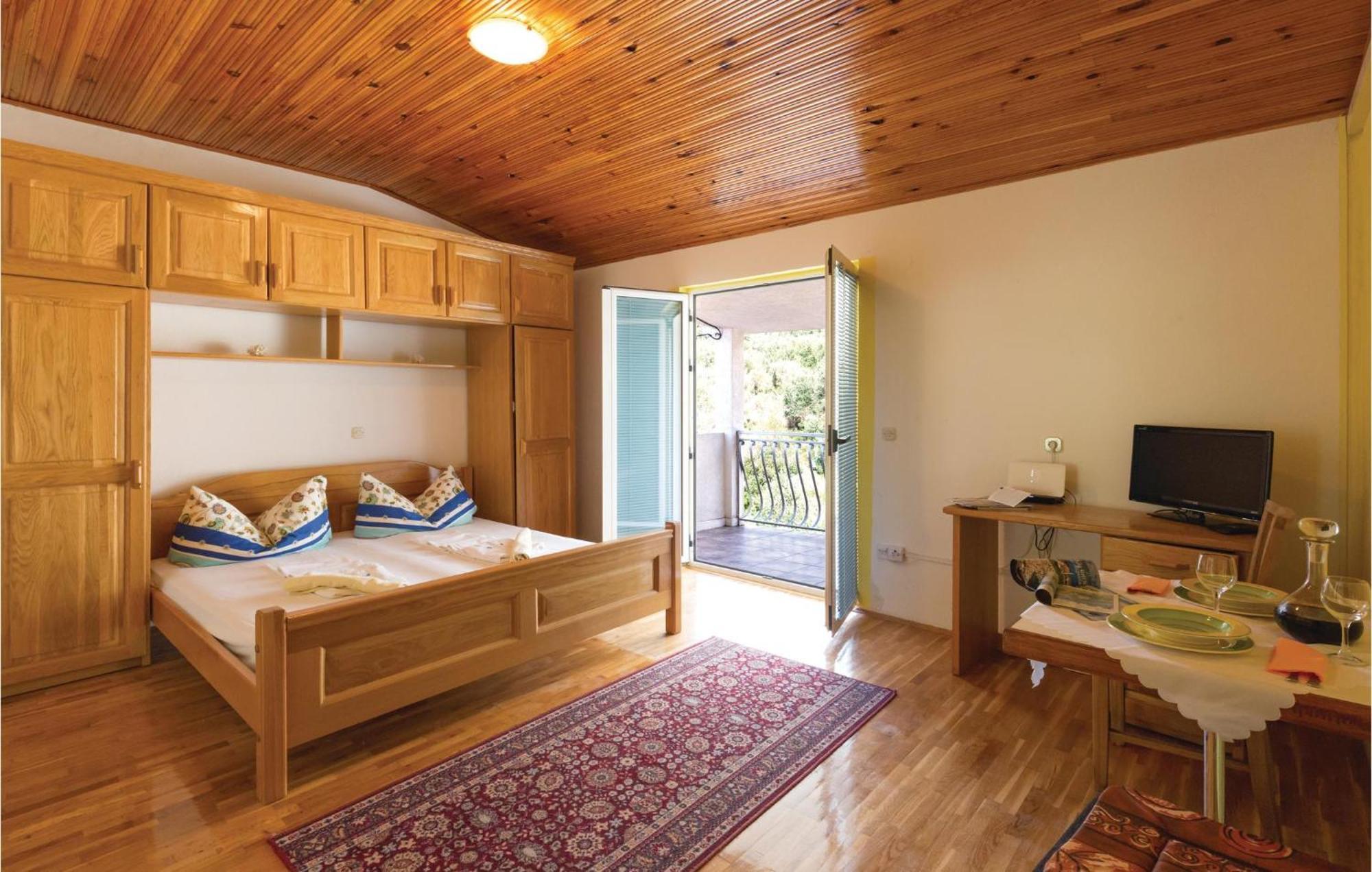 Nice Apartment In Makarska With House Sea View Ngoại thất bức ảnh