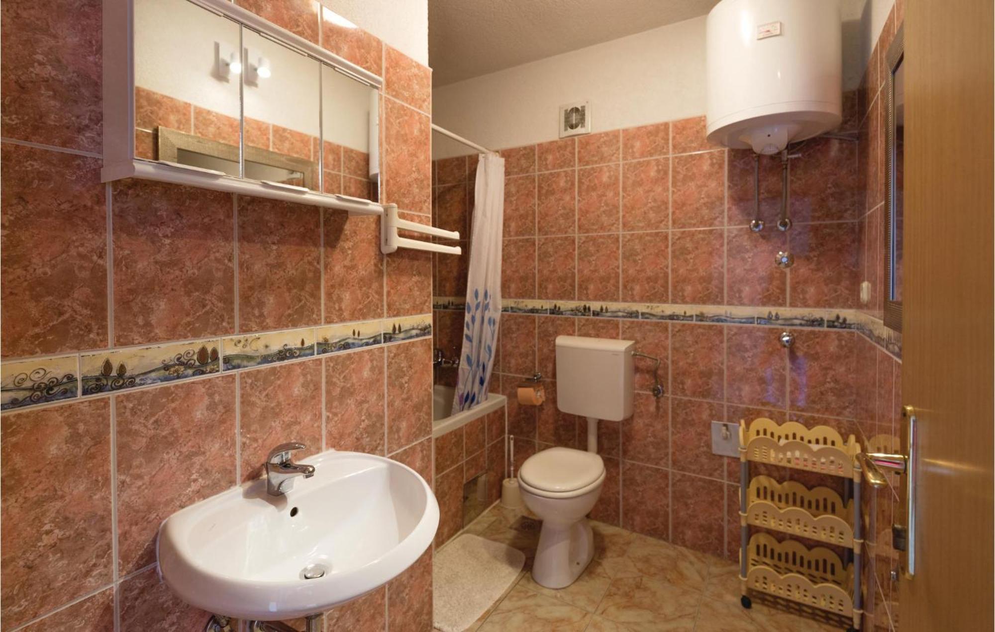 Nice Apartment In Makarska With House Sea View Ngoại thất bức ảnh